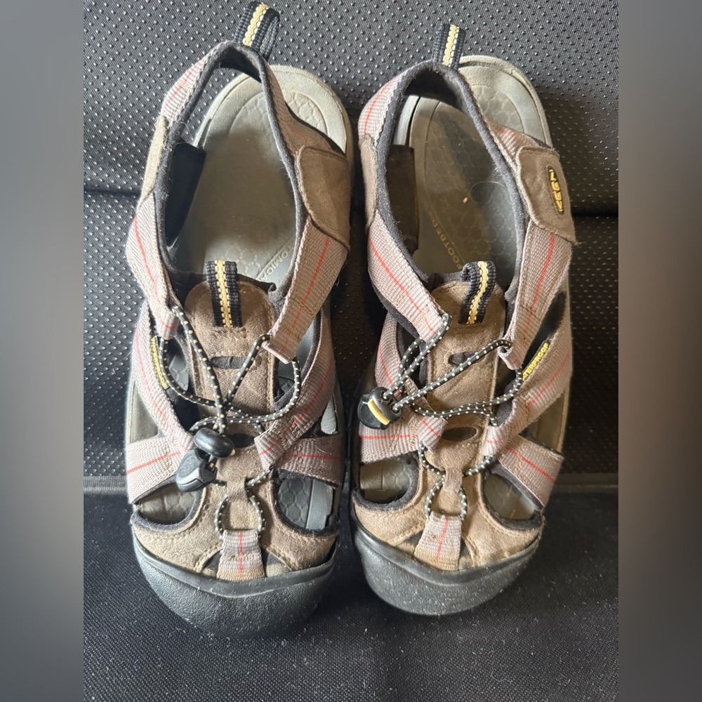 Keen Newport H2 Sport Sandals, Men’s Size 10.5 Brown, Gray with Red Accents
